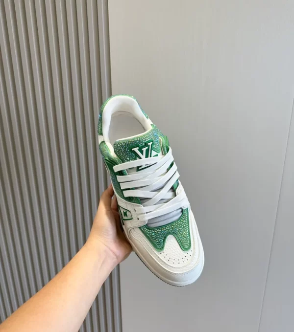 LOUIS VUITTON SNEAKER – LSVT326