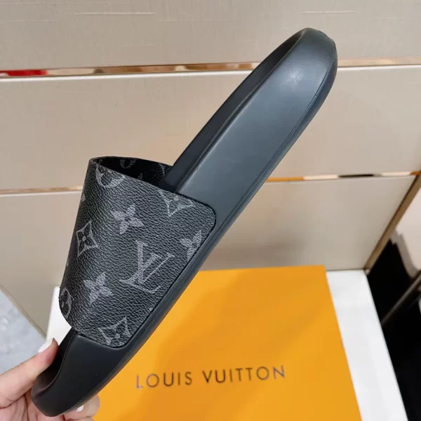 LOUIS VUITTON WATERFRONT MULE