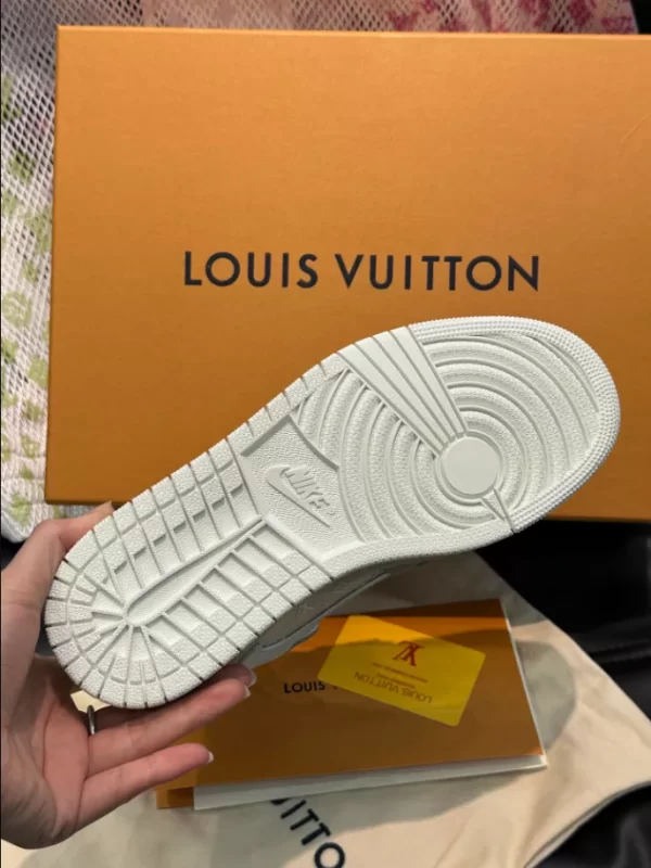 LOUIS VUITTON X NIKE TRAINER SNEAKER – LSVT337