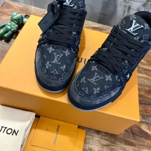 LV TRAINER SNEAKER – LSVT321