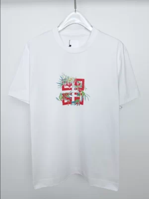 Givenchy T-shirt - GVS43