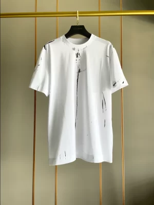 Givenchy T-shirt - GVS53