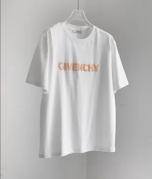 Givenchy T-shirt - GVS74