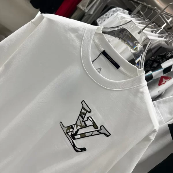 Louis Vuitton T-shirt - LSVT0240