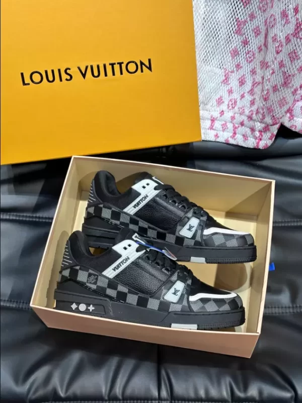 LV TRAINER SNEAKER – LSVT345