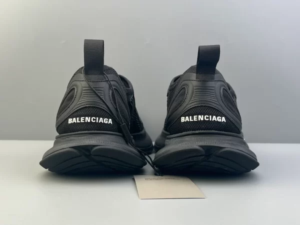 BALENCIAGA CIRCUIT SNEAKER IN BLACK - BB202