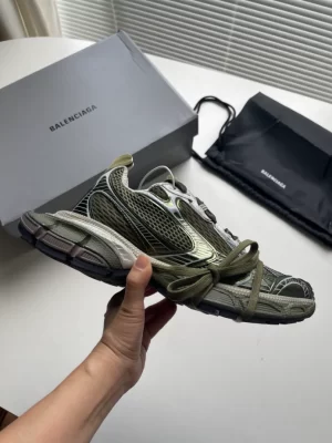 BALENCIAGA MEN'S 3XL SNEAKER - BB215