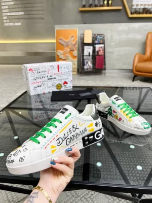 CHRISTIAN LOUBOUTIN LOW TOP SNEAKER - CL149