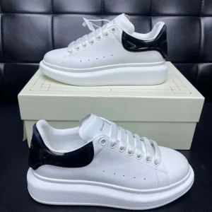 ALEXANDER MCQUEEN OVERSIZED SNEAKER - AM35