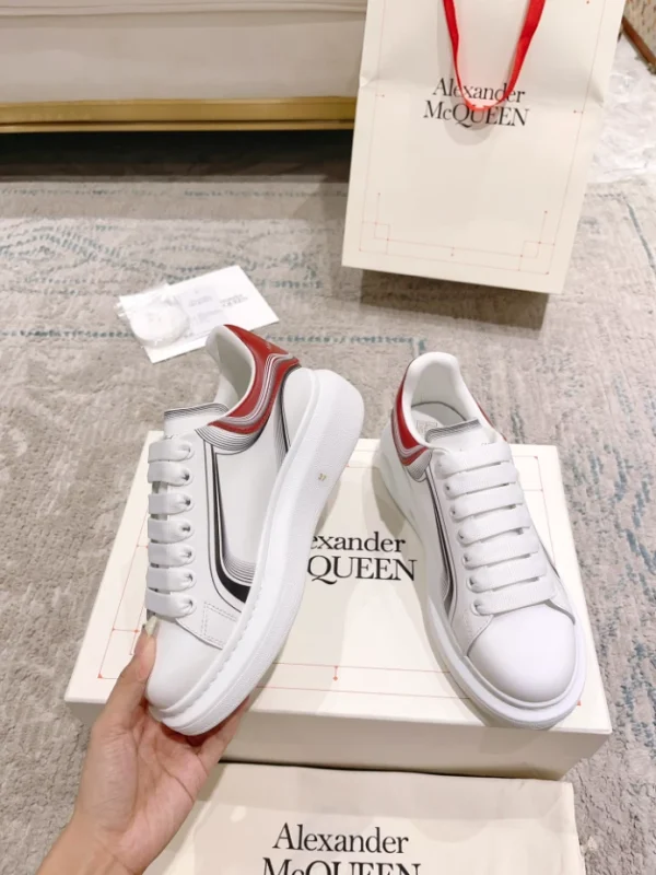 ALEXANDER MCQUEEN OVERSIZED SNEAKER - AM58