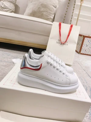 ALEXANDER MCQUEEN OVERSIZED SNEAKER - AM60