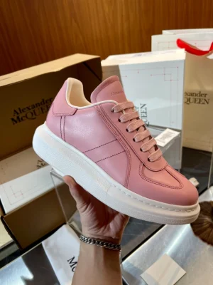 ALEXANDER MCQUEEN RETRO OVERSIZED SNEAKER - AM67