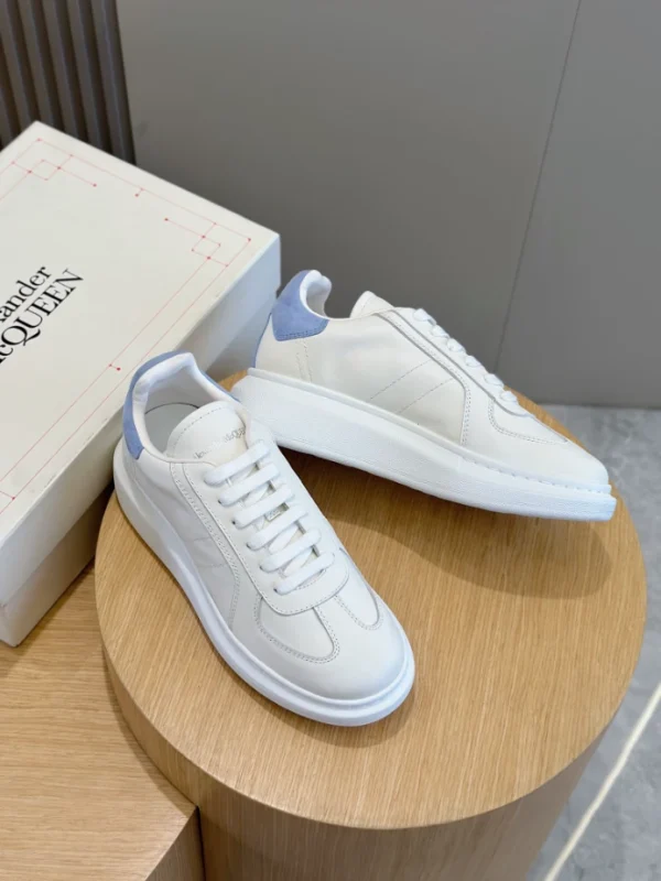 ALEXANDER MCQUEEN RETRO OVERSIZED SNEAKER - AM70