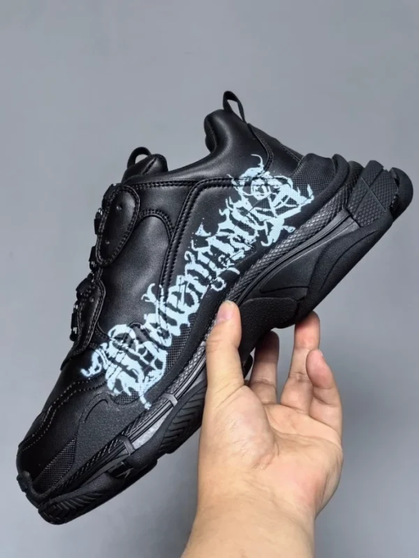 BALENCIAGA TRIPLE S SNEAKER DIY METAL IN BLACKWHITE - BB231