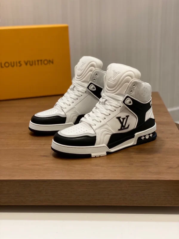 LOUIS VUITTON HIGH-TOP SNEAKERS – LSVT397