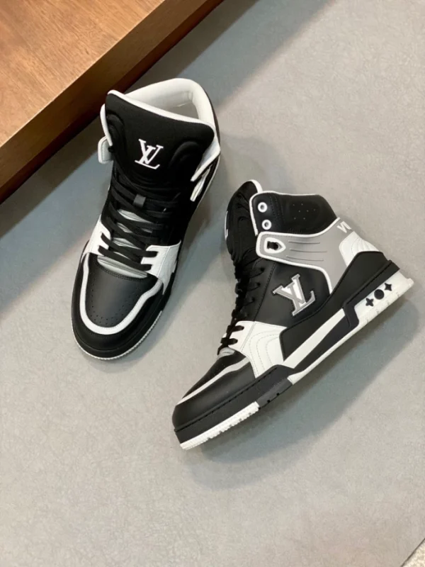 LOUIS VUITTON HIGH-TOP SNEAKERS – LSVT400