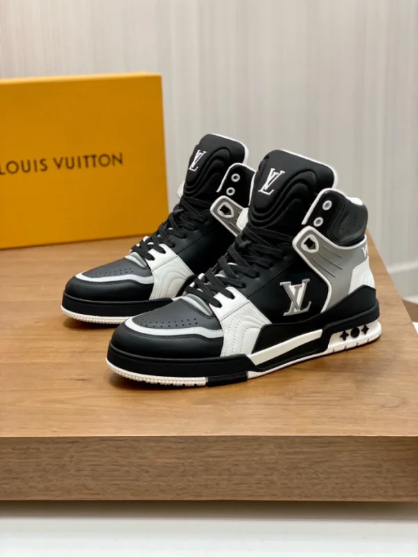 LOUIS VUITTON HIGH-TOP SNEAKERS – LSVT400