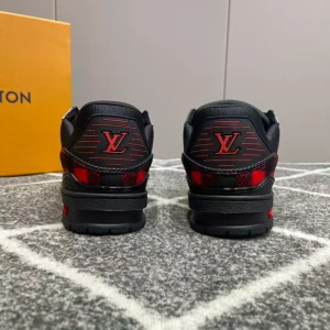 LOUIS VUITTON TRAINER SNEAKERS IN BLACK – LSVT362