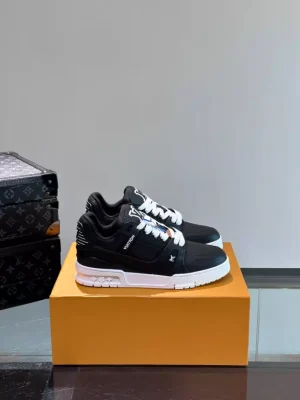 LOUIS VUITTON TRAINER SNEAKERS – LSVT391