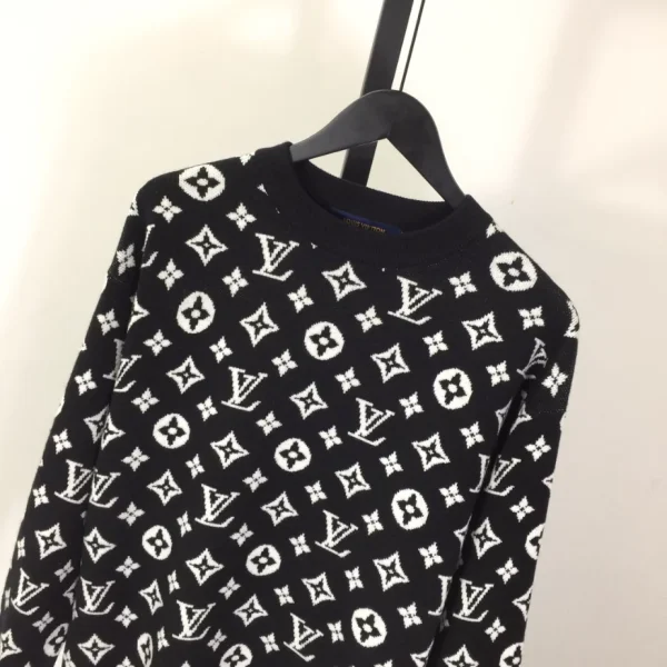 Louis Vuitton Sweater - SLV066