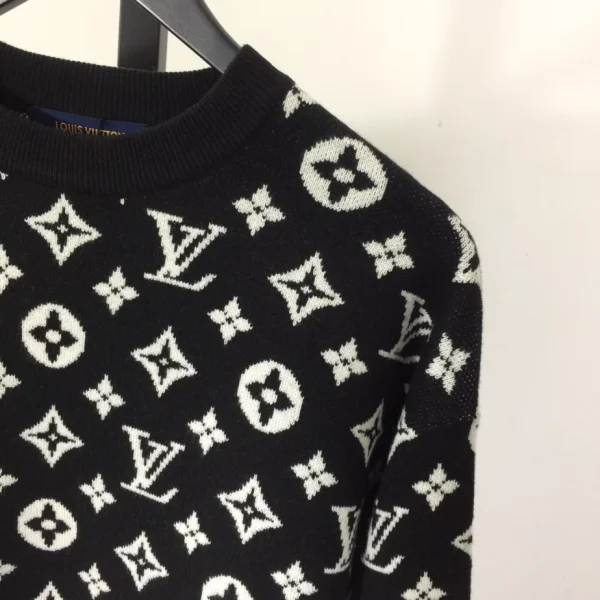 Louis Vuitton Sweater - SLV066