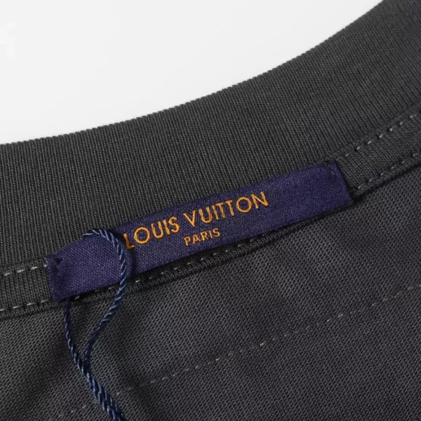 Louis Vuitton Sweater - SLV080