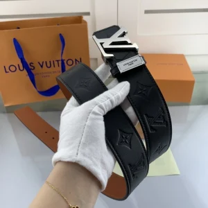 LOUIS VUITTON BELT - B0196