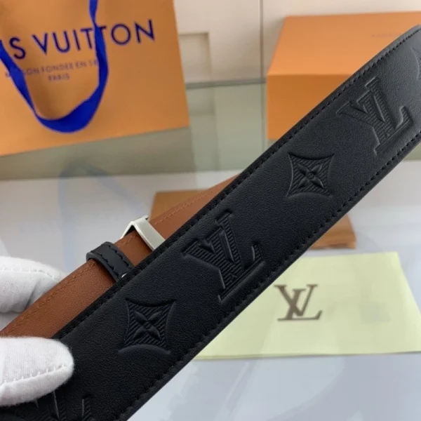 LOUIS VUITTON BELT - B0196