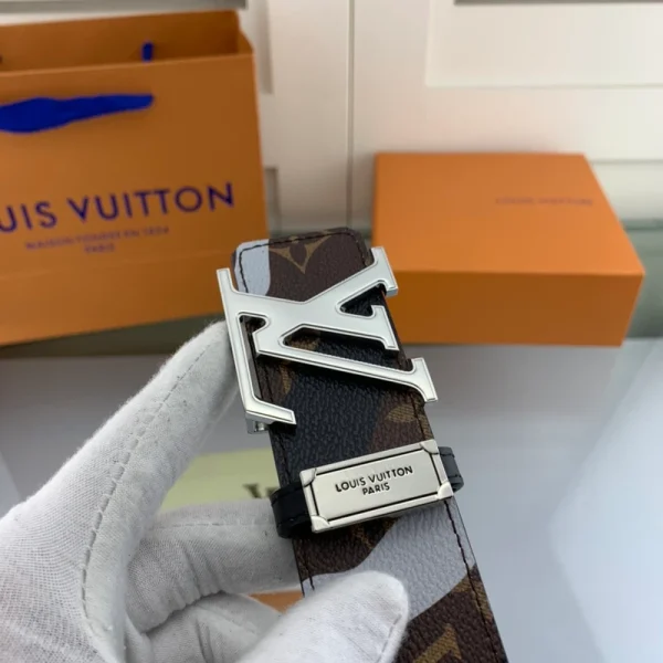 LOUIS VUITTON BELT - B0197