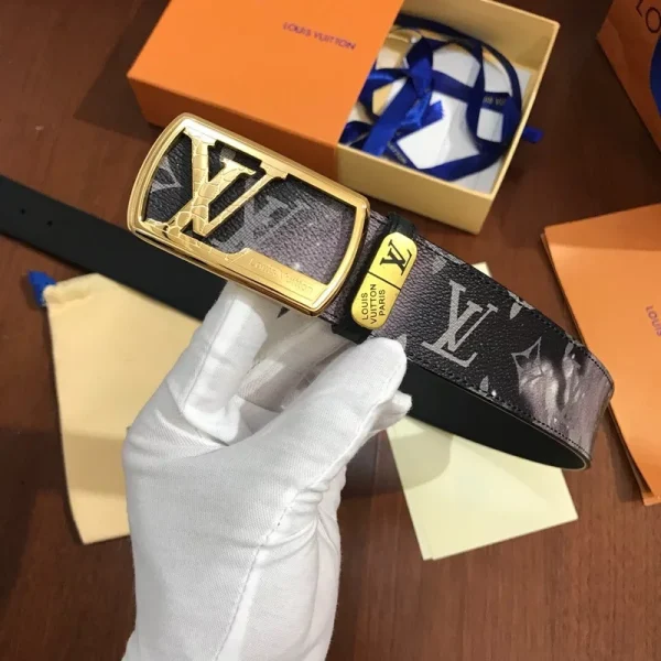 LOUIS VUITTON BELT - B0203