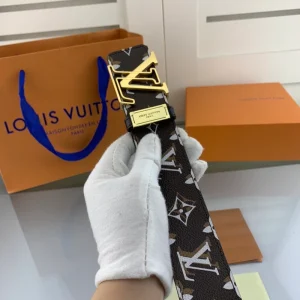 LOUIS VUITTON BELT - B0206