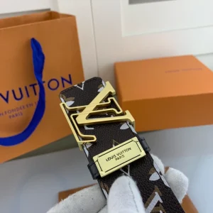 LOUIS VUITTON BELT - B0206