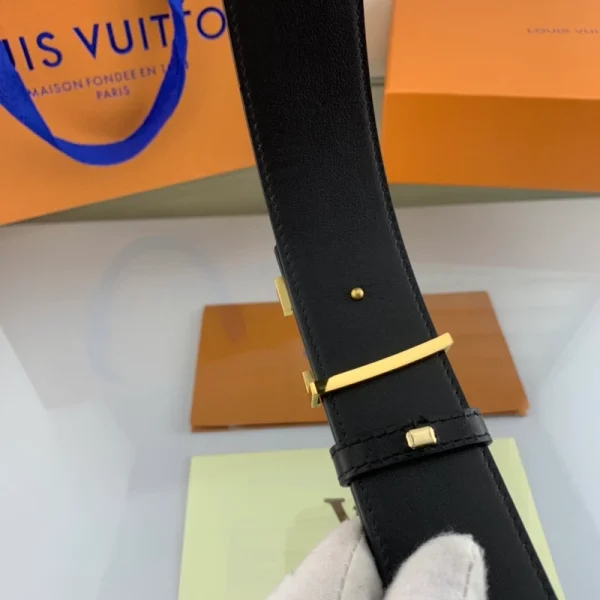 LOUIS VUITTON BELT - B0206