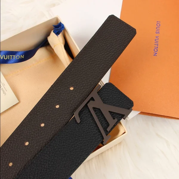 LOUIS VUITTON BELT - B0216