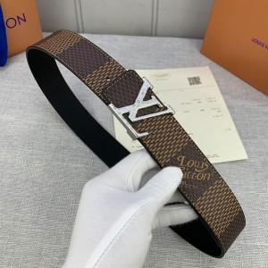 LOUIS VUITTON BELT - B0229