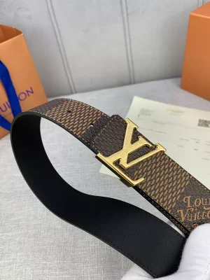 LOUIS VUITTON BELT - B0230