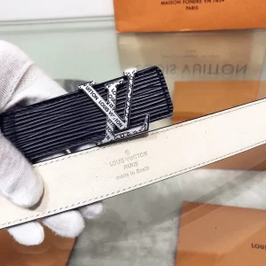 LOUIS VUITTON BELT - B0236