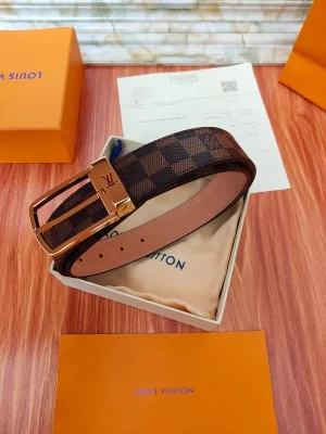 LOUIS VUITTON BELT - B0247