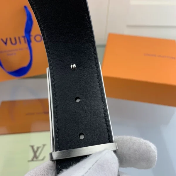 LOUIS VUITTON BELT - B0251