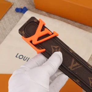 LOUIS VUITTON BELT - B0256