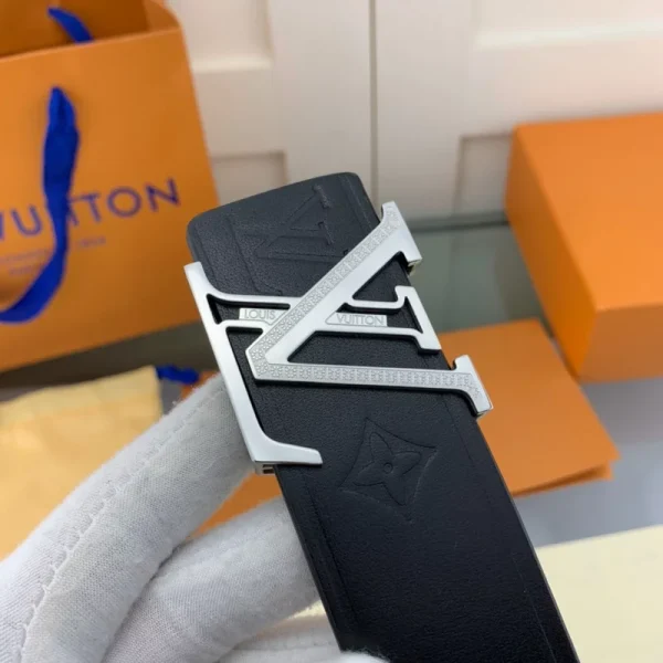 LOUIS VUITTON BELT - B0260