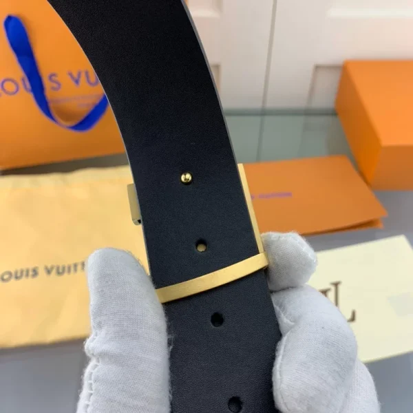 LOUIS VUITTON BELT - B0261