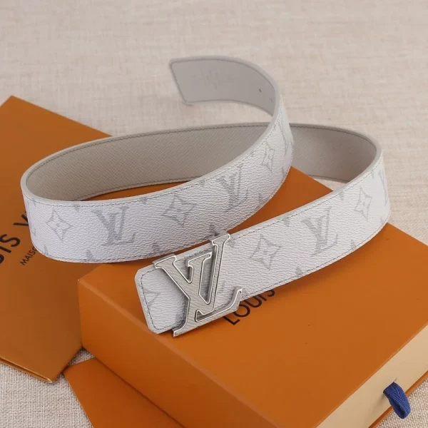 LOUIS VUITTON BELT - B0279