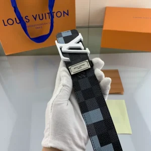 LOUIS VUITTON BELT - B0294