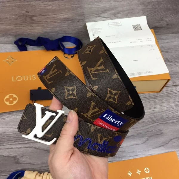 LOUIS VUITTON BELT - B0306