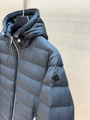 Moncler Down Jacket - MC121